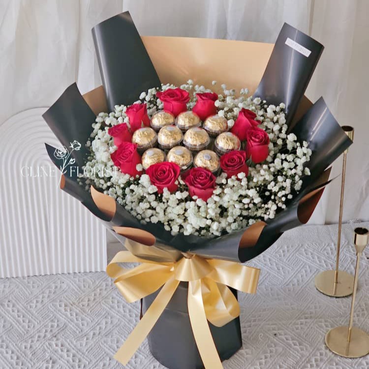 FERRERO ROCHER W ROSES BOUQUET(S40)